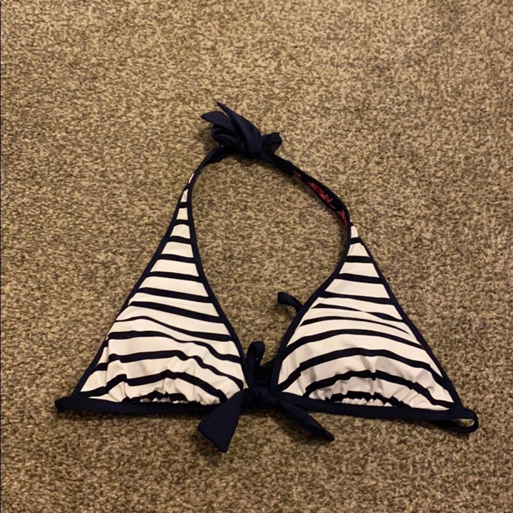 Reversible bikini top